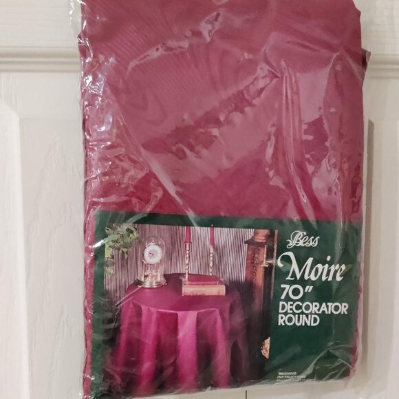 Bess Moire 70” Decorator Round Table Cloth Claret NOS - Picture 1 of 2